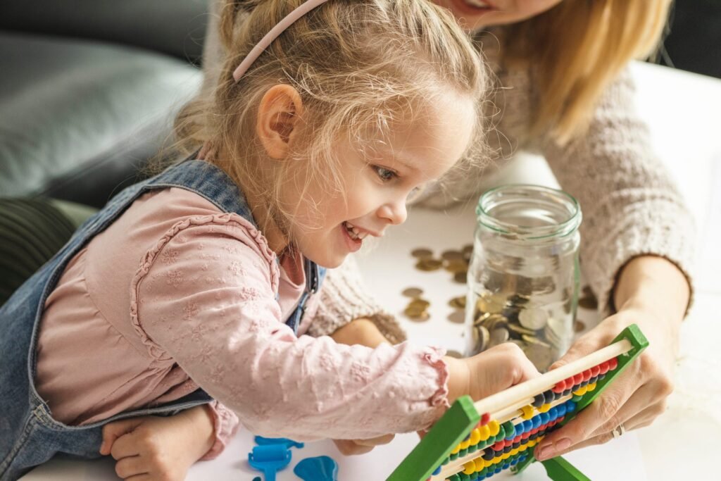 The Psychology of Money: Why People Stay Poor or Become Rich 1000050549